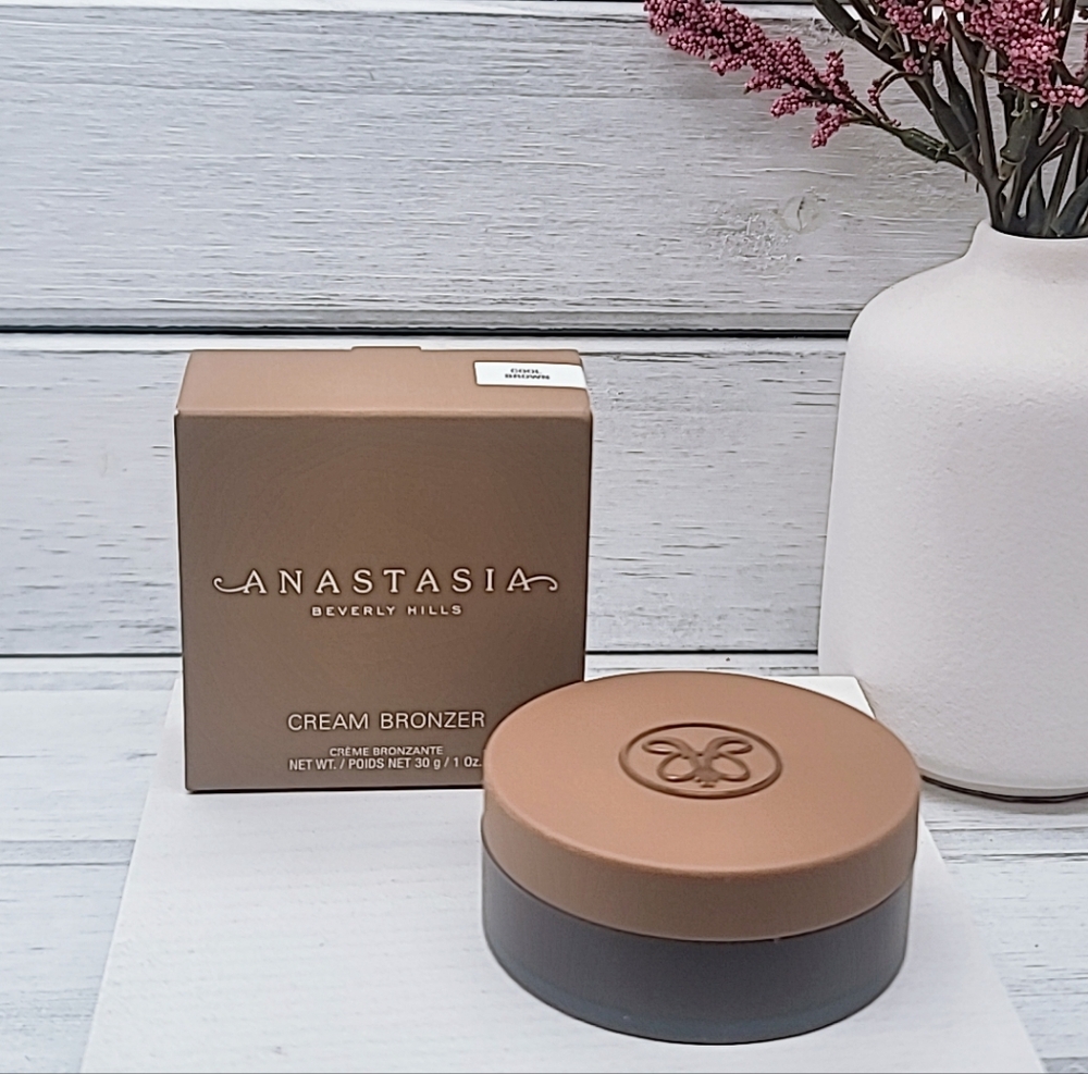 Anastasia Beverly Hills Cream Bronzer in Cool Brown